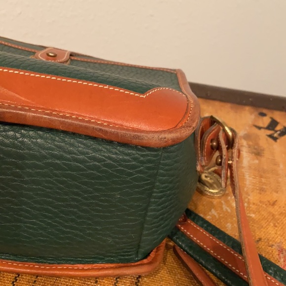 Vintage Dooney & Bourke All-Weather Leather R94 Small Surrey Camera Bag - Picture 11 of 15
